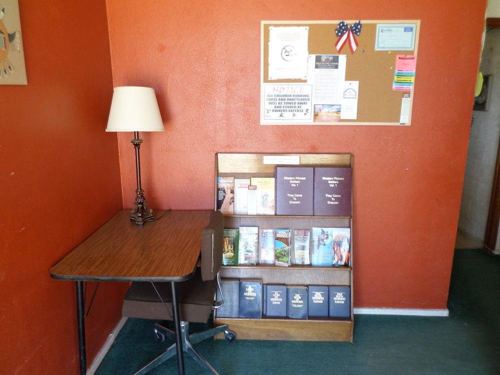 Cliff Palace Motel Blanding Extérieur photo